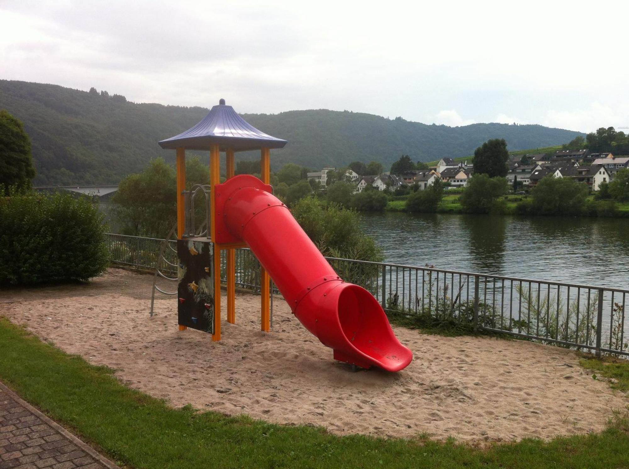 Haus Marlene Apartment Zell an der Mosel Luaran gambar