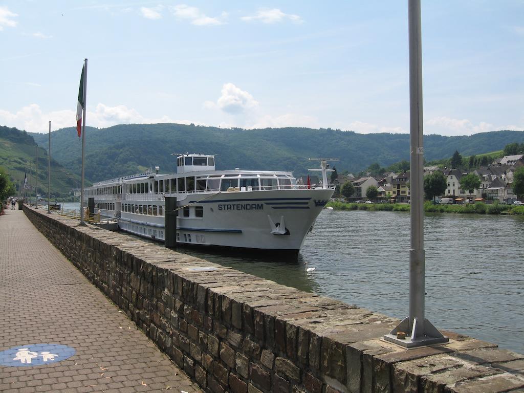 Haus Marlene Apartment Zell an der Mosel Luaran gambar